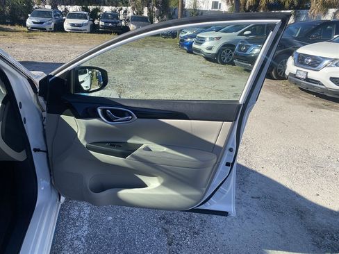 Used 2017 Nissan Sentra SV w/ Driver's Assist Package image 12