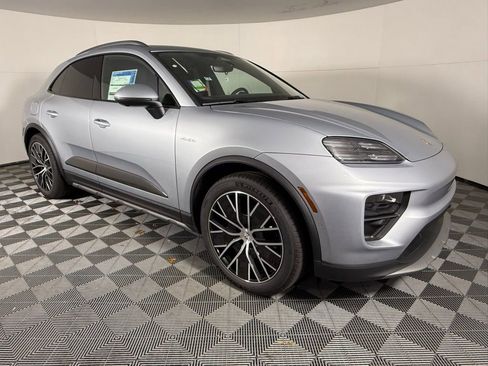New 2025 Porsche Macan 4 Electric image 9