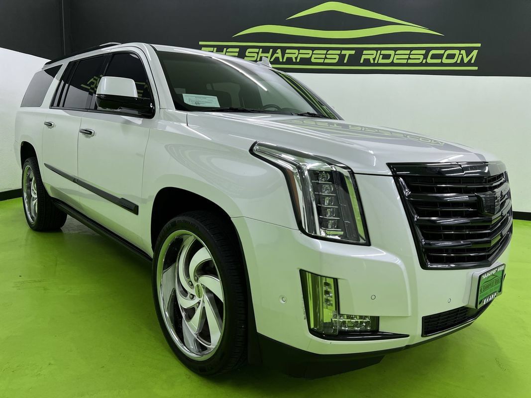 Used 2019 Cadillac Escalade ESV Platinum AWD/4WD image 2