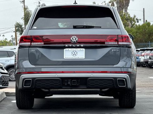 New 2025 Volkswagen Atlas Peak Edition SE image 6