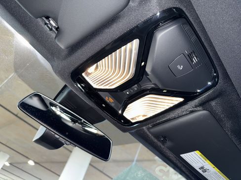 Certified 2025 BMW 330i Sedan image 31