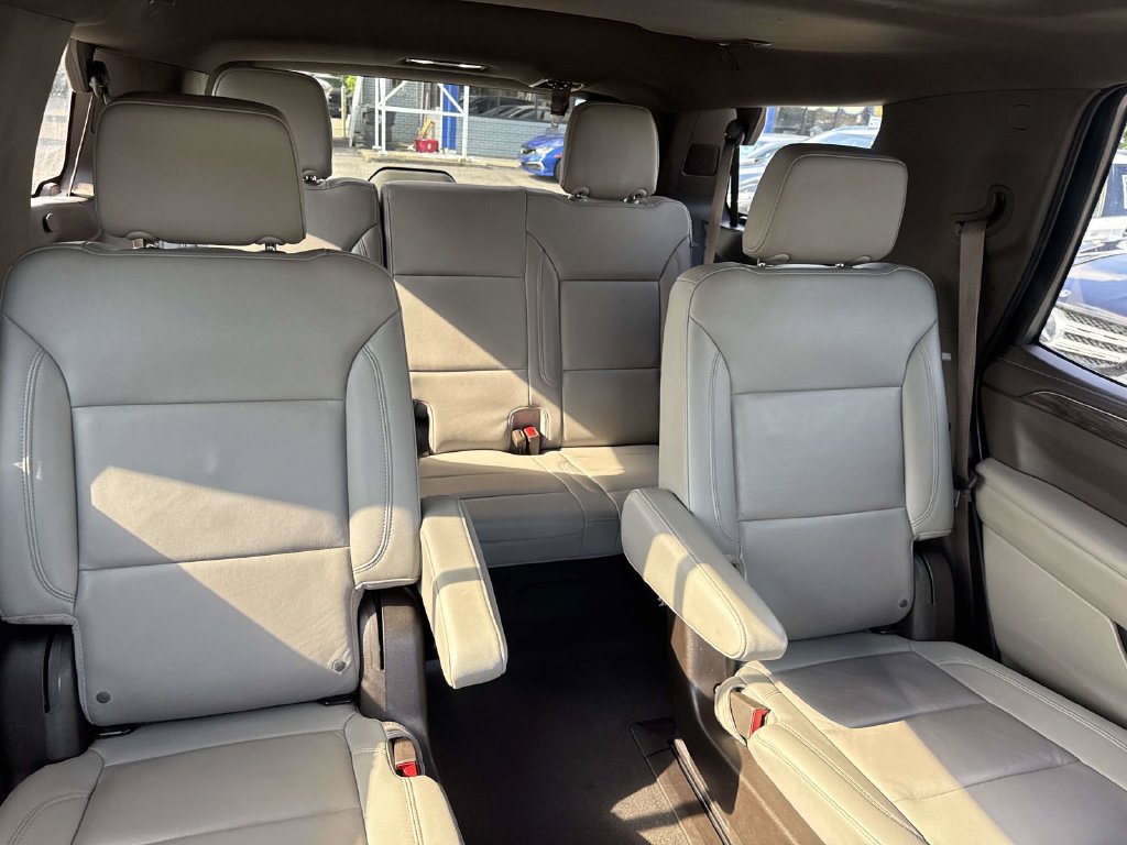 Used 2022 Chevrolet Tahoe LT w/ Luxury Package RWD image 11