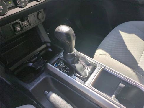 Used 2020 Toyota Tacoma SR5 image 12