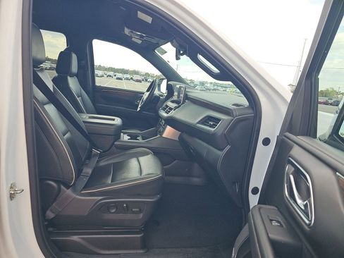Used 2023 Chevrolet Suburban Premier image 14