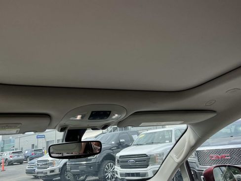 Used 2020 Chrysler Pacifica Limited FWD image 19