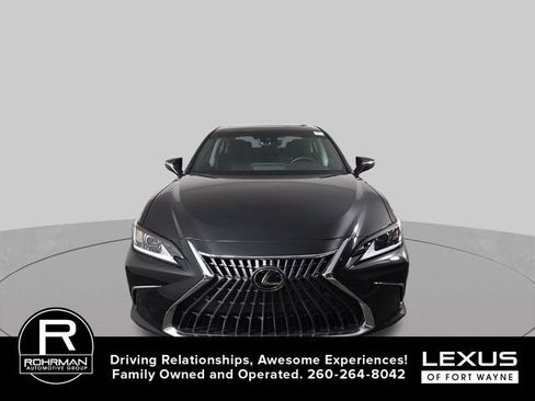Used 2023 Lexus ES 350 w/ Premium Package FWD image 3