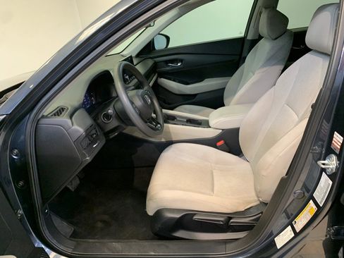 Used 2025 Honda Accord LX image 18