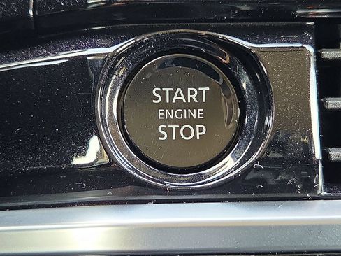 Used 2025 Nissan Pathfinder SV FWD image 20