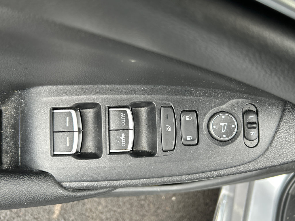 Used 2019 Honda Accord EX image 11