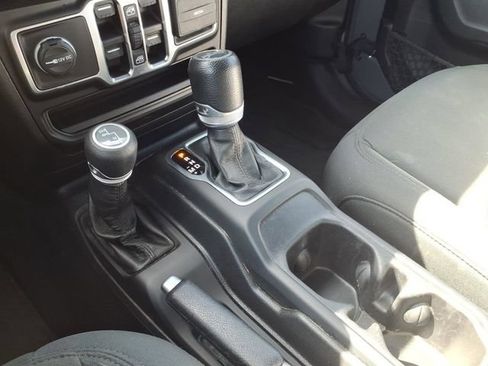 Used 2020 Jeep Wrangler Unlimited Sport S AWD/4WD image 15