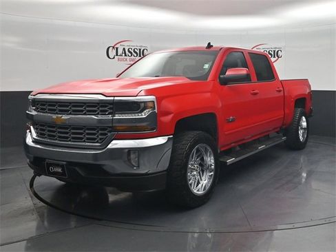 Used 2018 Chevrolet Silverado 1500 LT w/ Texas Edition image 3