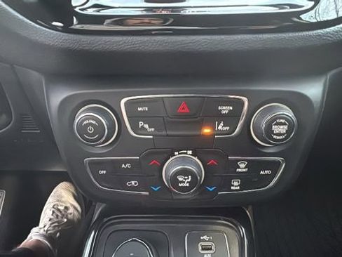 Used 2021 Jeep Compass Limited image 21