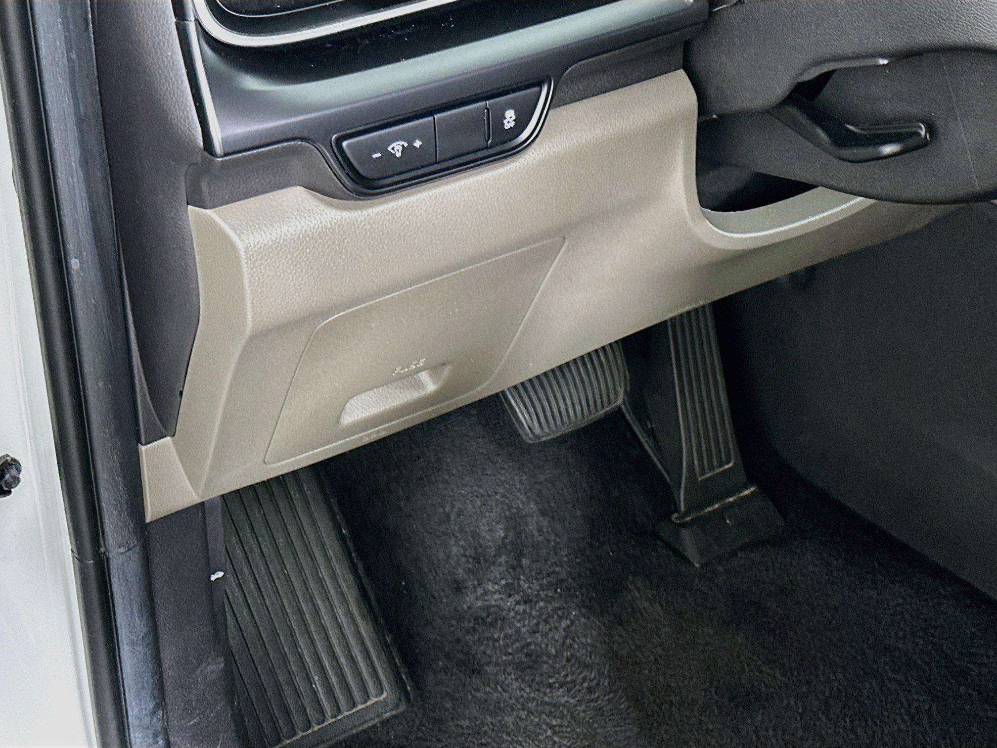 Used 2026 Kia Carnival FWD image 17