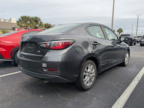 Used 2017 Toyota Yaris iA image 3