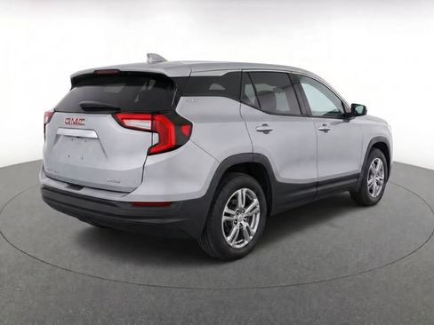 Used 2024 GMC Terrain SLE AWD/4WD image 4