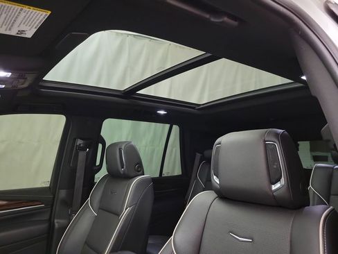 Used 2023 Cadillac Escalade Premium Luxury w/ LPO, Floor Liner Package AWD/4WD image 9