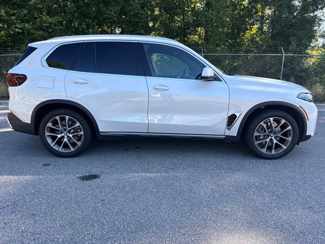Certified 2024 BMW X5 xDrive40i w/ Premium Package AWD/4WD image 12