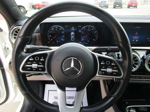 Used 2022 Mercedes-Benz A 220 4MATIC image 11