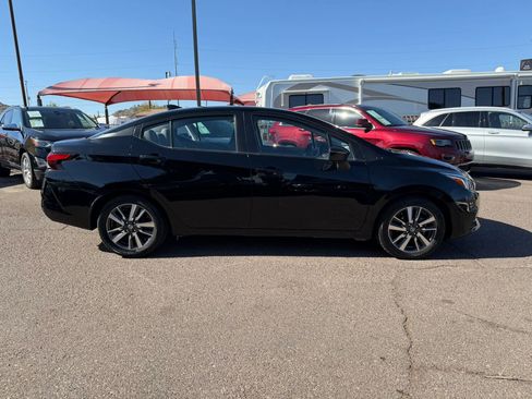 Used 2021 Nissan Versa SV FWD image 4