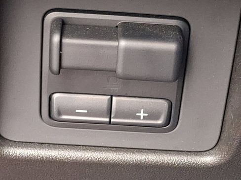 Used 2025 Chevrolet Colorado Trail Boss image 24