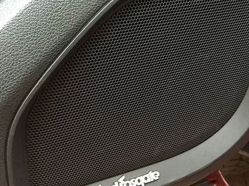 Used 2016 Nissan Titan SL image 6