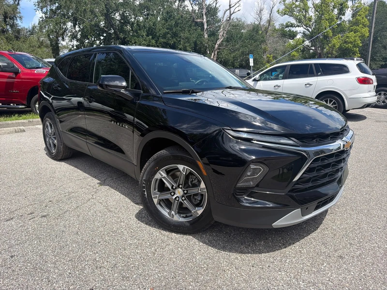 Used 2023 Chevrolet Blazer LT FWD image 6