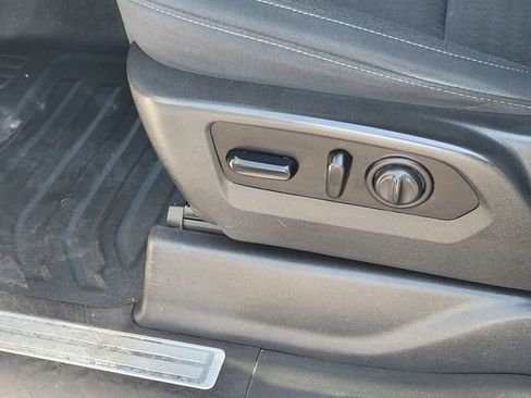 Used 2021 GMC Sierra 3500 SLE w/ SLE Convenience Package image 14