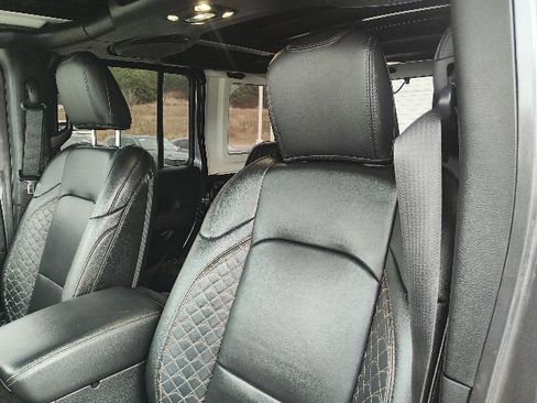 Used 2020 Jeep Wrangler Unlimited Sahara image 22
