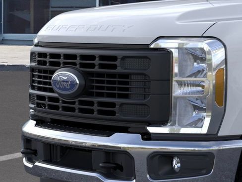 New 2026 Ford F250 XL w/ XL Chrome Package AWD/4WD image 17