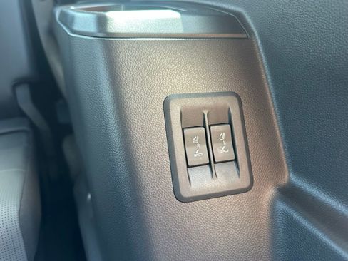 Used 2025 Lexus GX 550 image 38