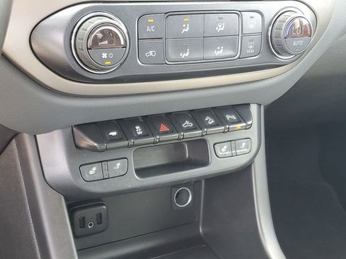 Used 2019 Chevrolet Colorado Z71 AWD/4WD image 18