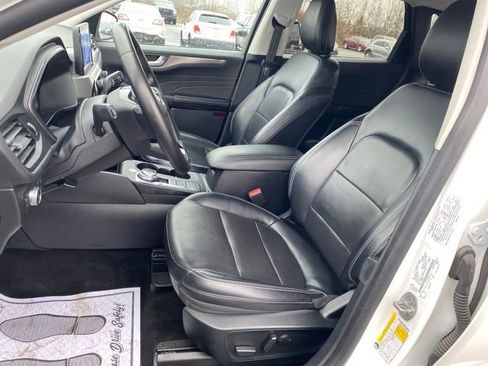 Used 2022 Ford Escape Titanium AWD/4WD image 15