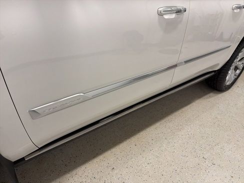 Used 2019 Cadillac Escalade ESV Platinum image 10