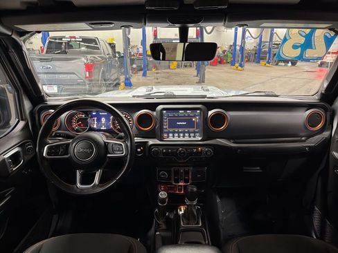 Used 2023 Jeep Gladiator Mojave w/ LED Lighting Group AWD/4WD image 15