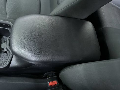 Used 2021 Toyota RAV4 XLE AWD/4WD image 25