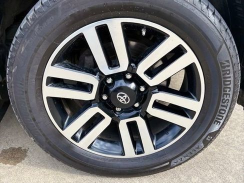Used 2021 Toyota 4Runner Limited AWD/4WD image 14