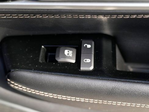 Used 2023 Jeep Wagoneer L Series II image 38