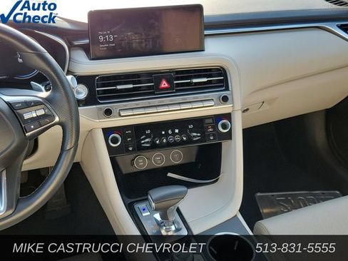 Used 2025 Genesis G70 2.5T AWD/4WD image 13