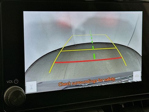 Used 2025 Toyota RAV4 XLE FWD image 22