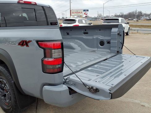 Certified 2025 Nissan Frontier PRO-4X image 16