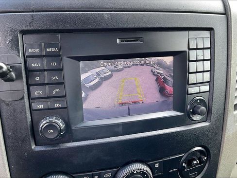 Used 2018 Mercedes-Benz Sprinter 2500 image 11