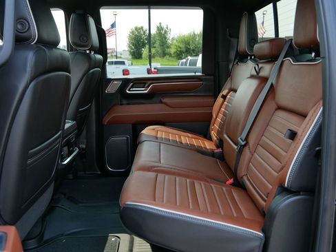 Used 2024 GMC Sierra 2500 Denali Ultimate w/ Snow Plow Prep/Camper Package AWD/4WD image 27
