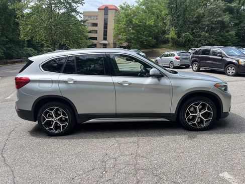 Used 2019 BMW X1 xDrive28i w/ Convenience Package AWD/4WD image 2