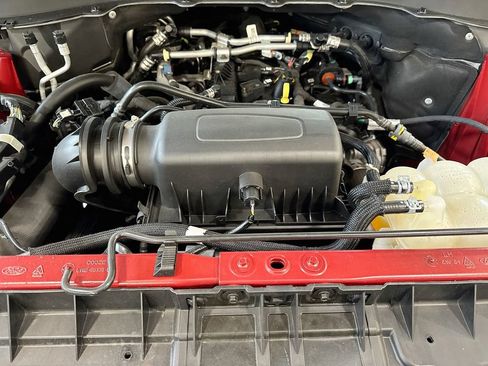 Used 2023 Ford Explorer XLT w/ Equipment Group 202A AWD/4WD image 31