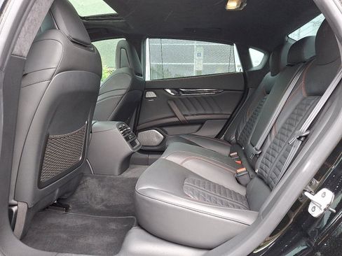 Used 2021 Maserati Quattroporte Trofeo RWD image 10