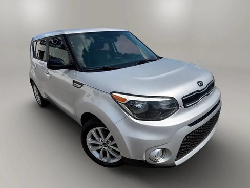 Used 2017 Kia Soul + FWD image 6