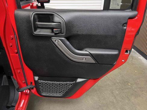 Used 2015 Jeep Wrangler Unlimited Sport w/ Quick Order Package 24S AWD/4WD image 51