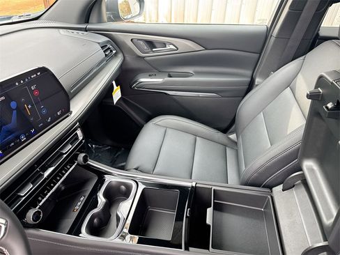 New 2026 Chevrolet Traverse LT image 24