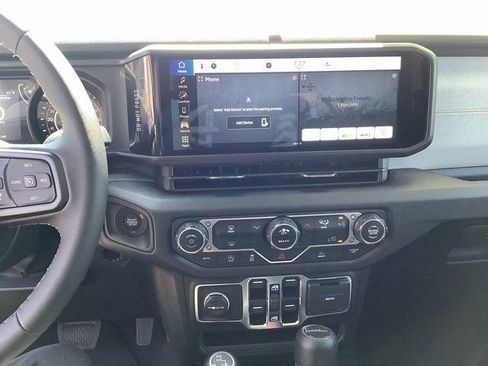 New 2025 Jeep Gladiator Sport image 17