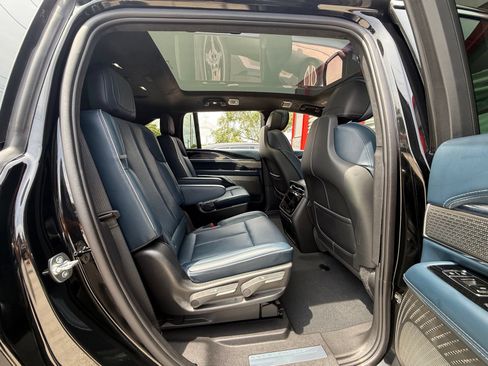Used 2025 Cadillac Escalade IQ Luxury 2 w/ LPO, Premium Carpet Package AWD/4WD image 27